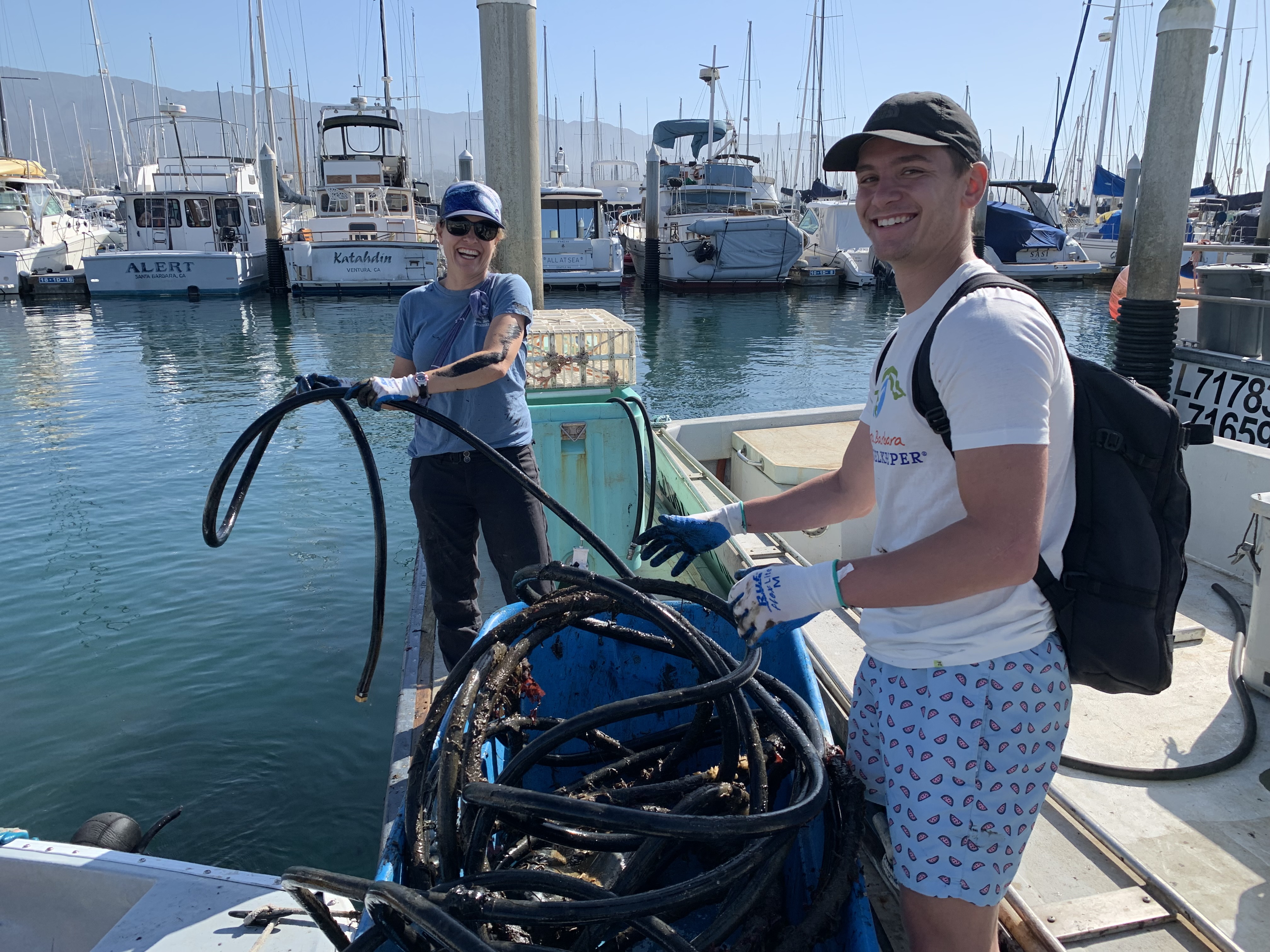 Volunteers remove seafloor litter