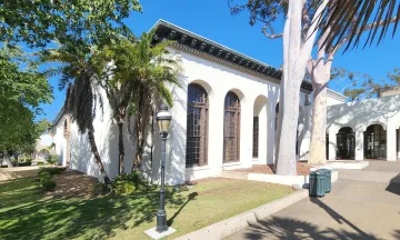 central library walkpath