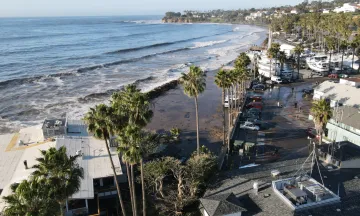 Storm waves rolling into the Harbor
