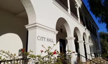City Hall steps and entrance at De la Guerra Plaza