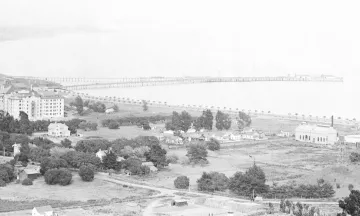 Black and white photo of Santa Barbara