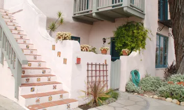 Photo of 2 Story Stucco Building