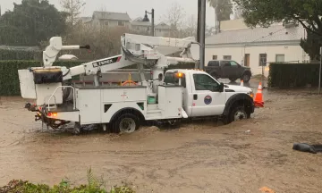 Truck Stuck in Flooding waters January 9 2023 near mission creek