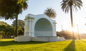 Plaza del Mar Band Shell and surrounding trees