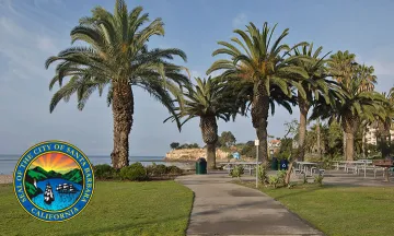Photo of the pathway to the Leadbetter Beach picnic area.