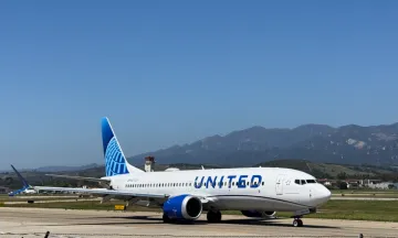 United’s 737 Max 8 departing Santa Barbara Airport