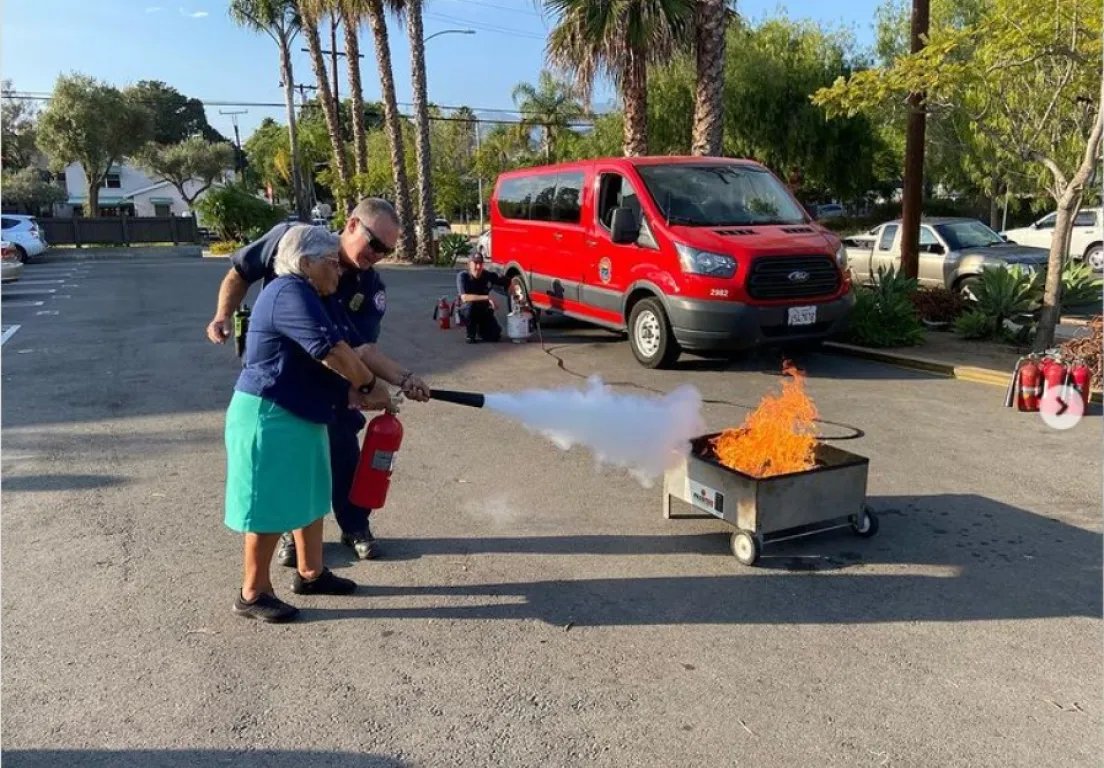 Extinguisher%20Training.jpg.webp?itok=3JR53yhy