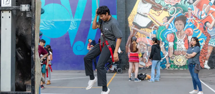 kid rockclimbing