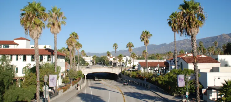 Lower State Street Looking at the Mountains.JPG Lower State Street Looking at the Mountains.JPG