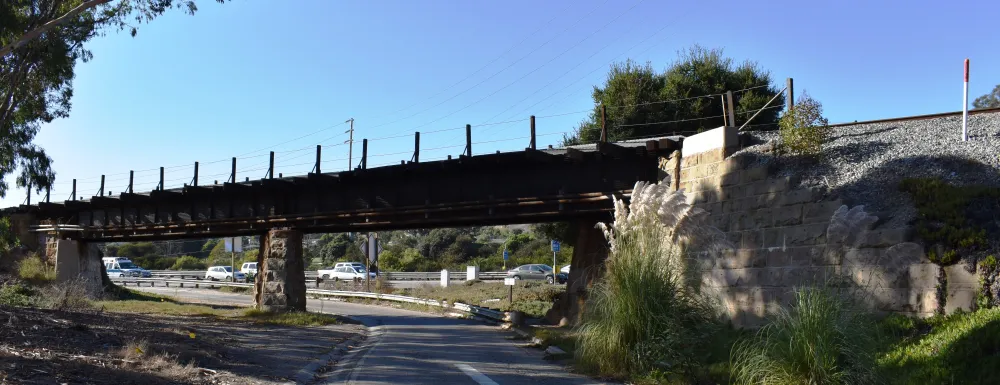 Photo of the historic Los Patos Union Pacific Railroad Bridge facing the US 101 Freeway offramp 